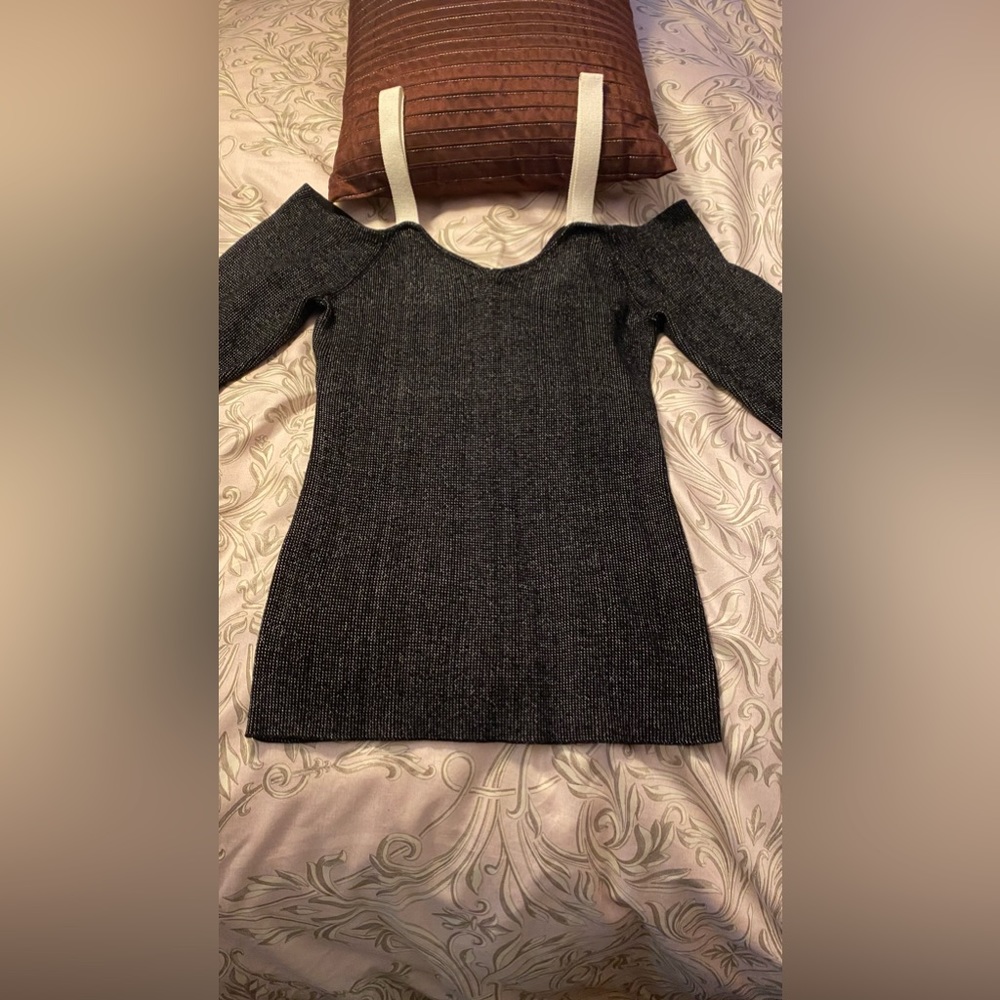 VENUS cold shoulder, bell sleeve black speckled, sweater.